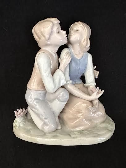 Arnart Conte Porcelain Couple Figurine Collectable