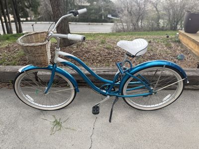 Schwinn Seacrest women’s beach cruiser