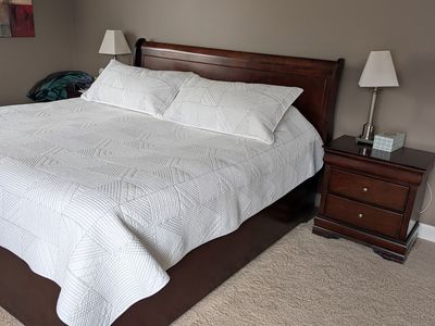 King bedroom Set, 5 pieces, Excellent condition