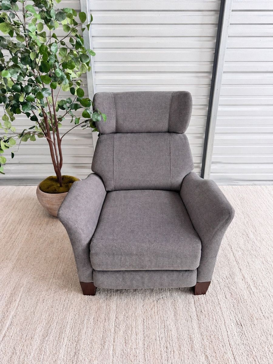 LIKE NEW ABBYSON HOME PUSHBACK RECLINER (COSTCO)