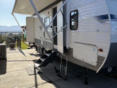 2021 Shasta 32’ Travel trailer. 26 DB