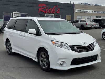 2016 TOYOTA SIENNA SE 8-Passenger
