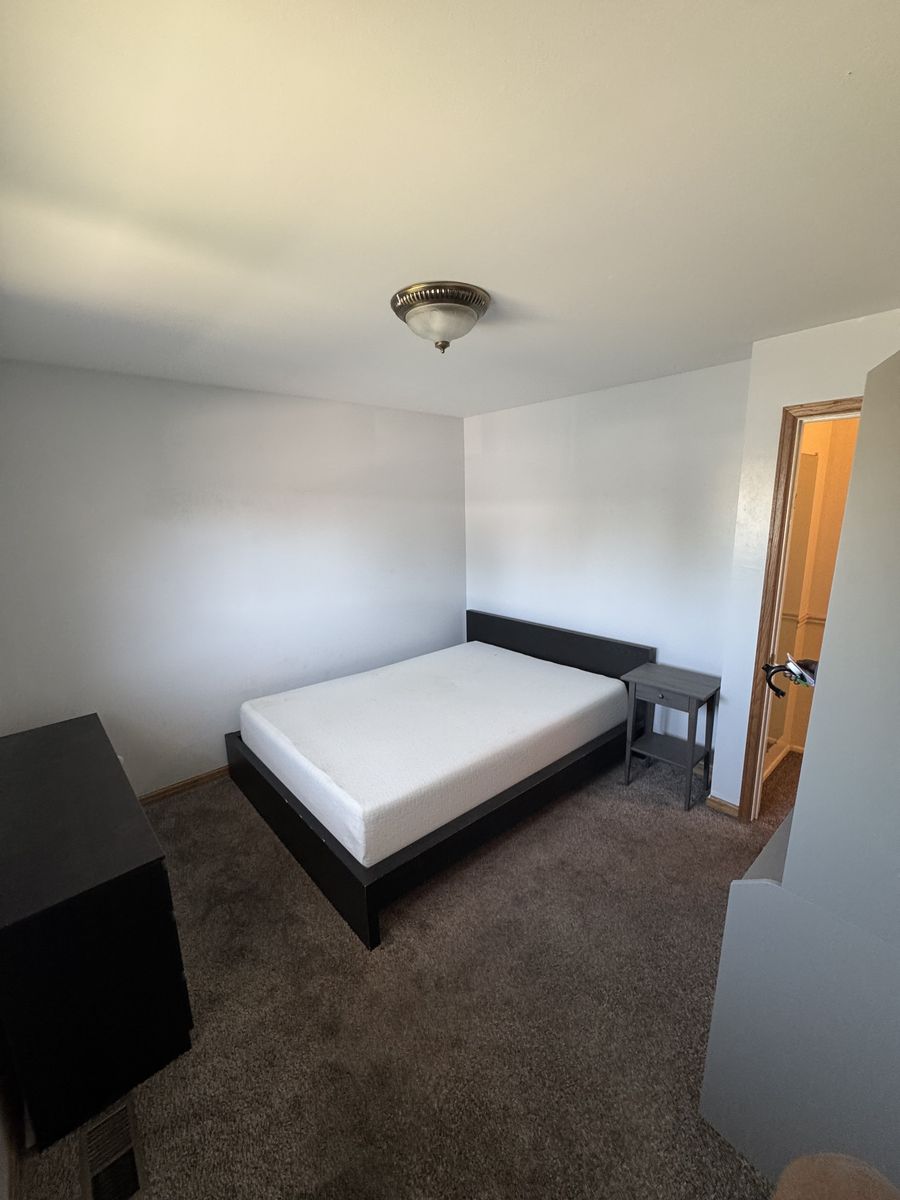 Furnished bedroom for rent