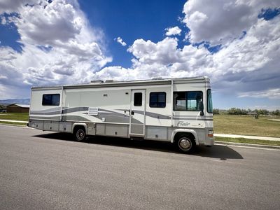 2001 Fleetwood Flair 35k Miles, Slideout
