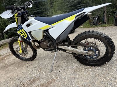 2021 Husqvarna TE 300i Rockstar edition