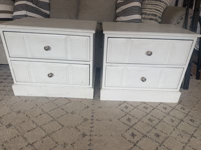 Set Of Nightstands/side Tables