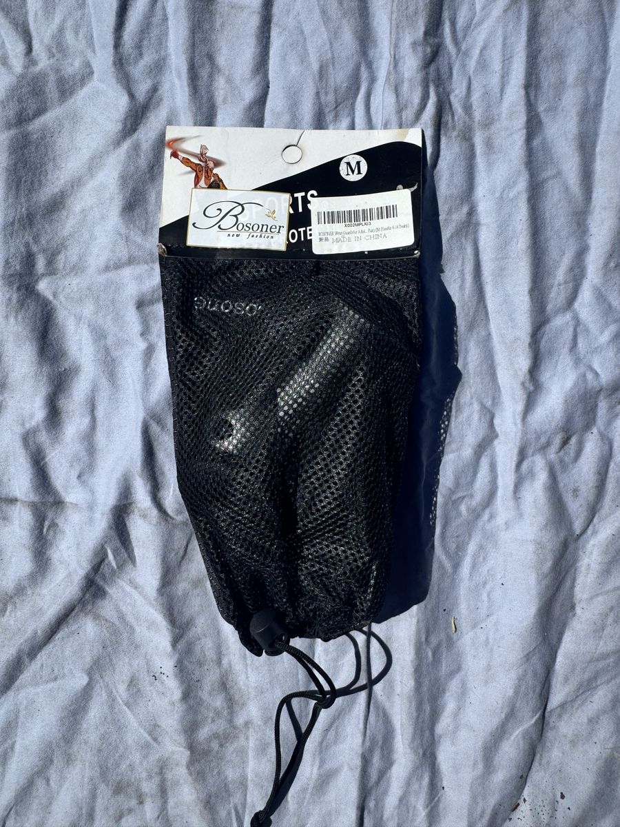 Bosoner Wrist Guard Palm Pad Skating Snowboarding Skiing Roller Sports Protective Gear - New $26