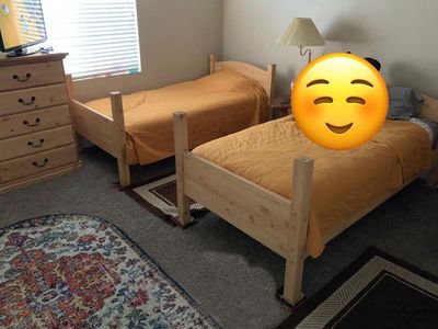 Bunk bed (only one mattress)