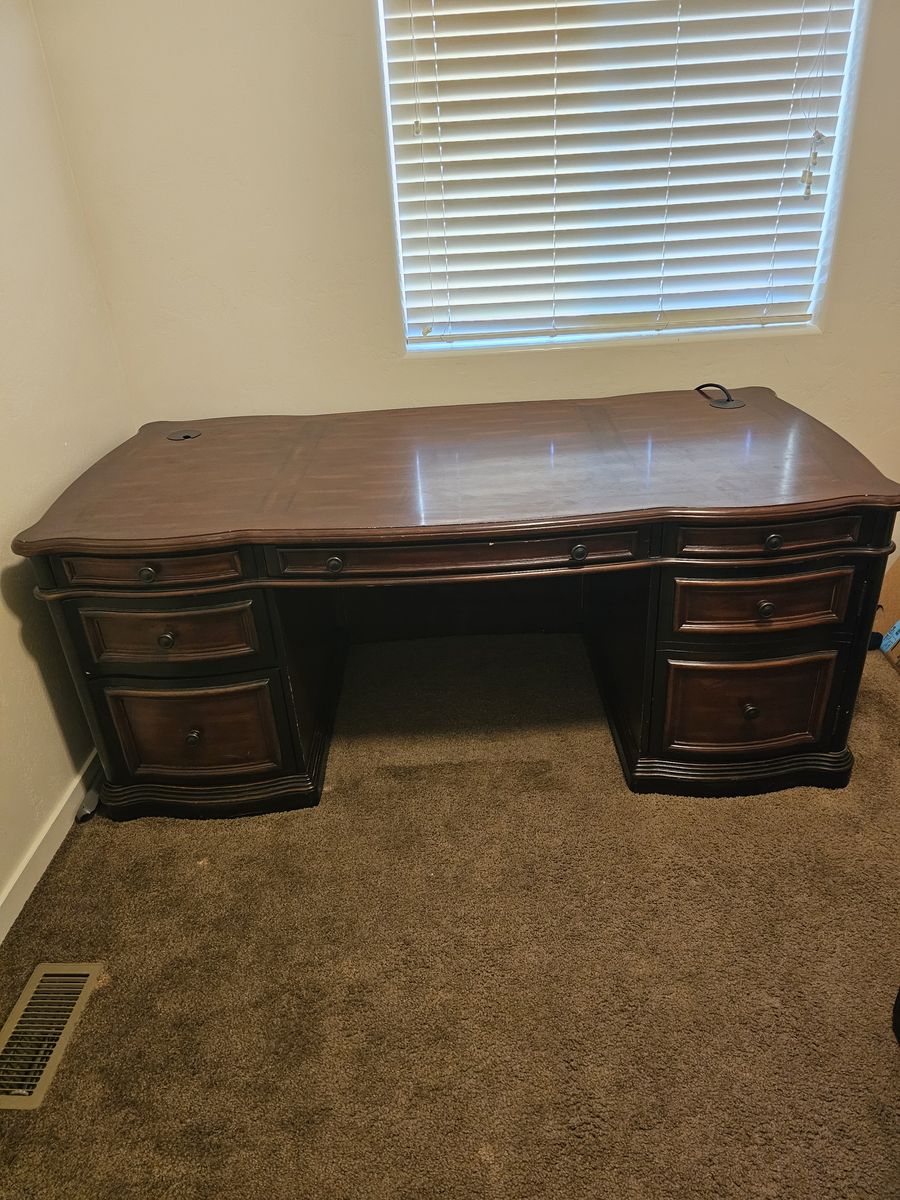 Desk!
