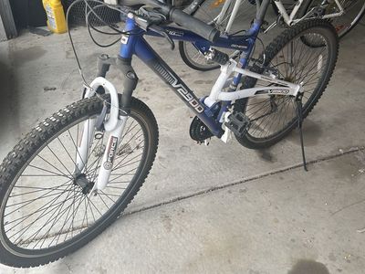 Shimano Genesis V2900 Men's Mountain Bike - Blue/White, Full Suspension