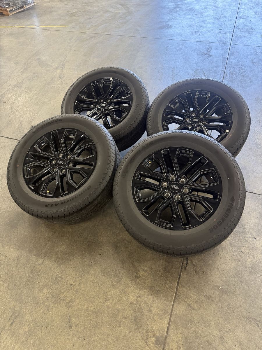 LIKE NEW 2026 f150 platinum blackout 20in wheels/ 275/60/20