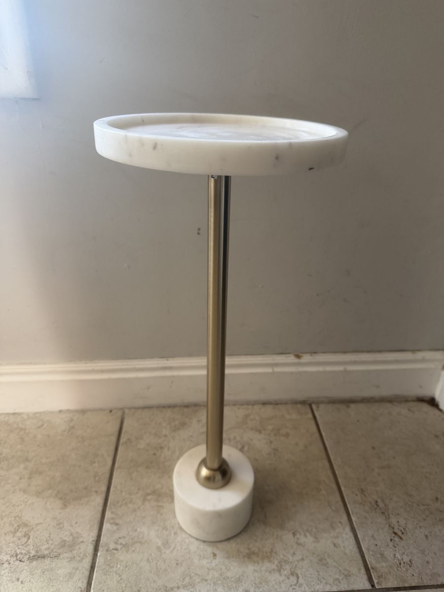 Round Gold Accent Side Table / Nightstand