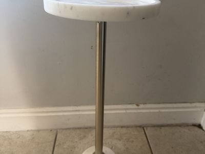 Round Gold Accent Side Table / Nightstand