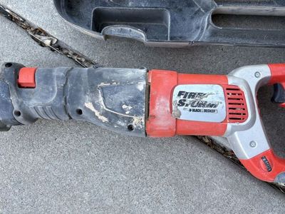 Reciprocal Saw - corded Black and Decker