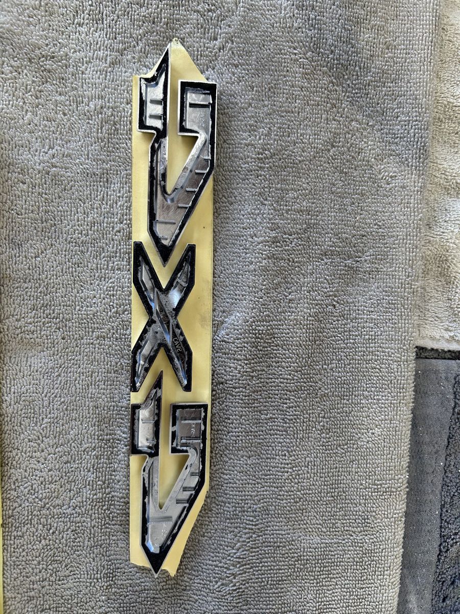 19-26 Ram 1500 Front Door Nameplate (4X4)