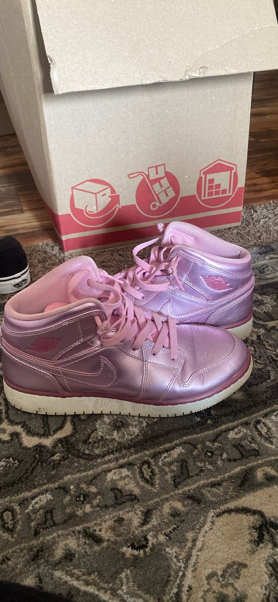 Used Jordan’s size 7