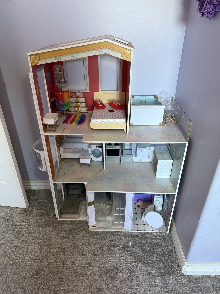 Rainbow High Doll House