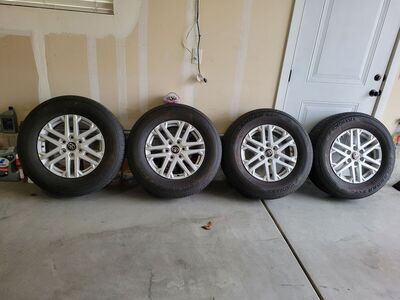 Set of OEM Toyota wheels/tires 265/70R18 like new