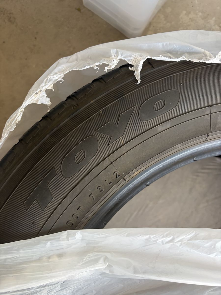 2 used Toyo 245/60 R18