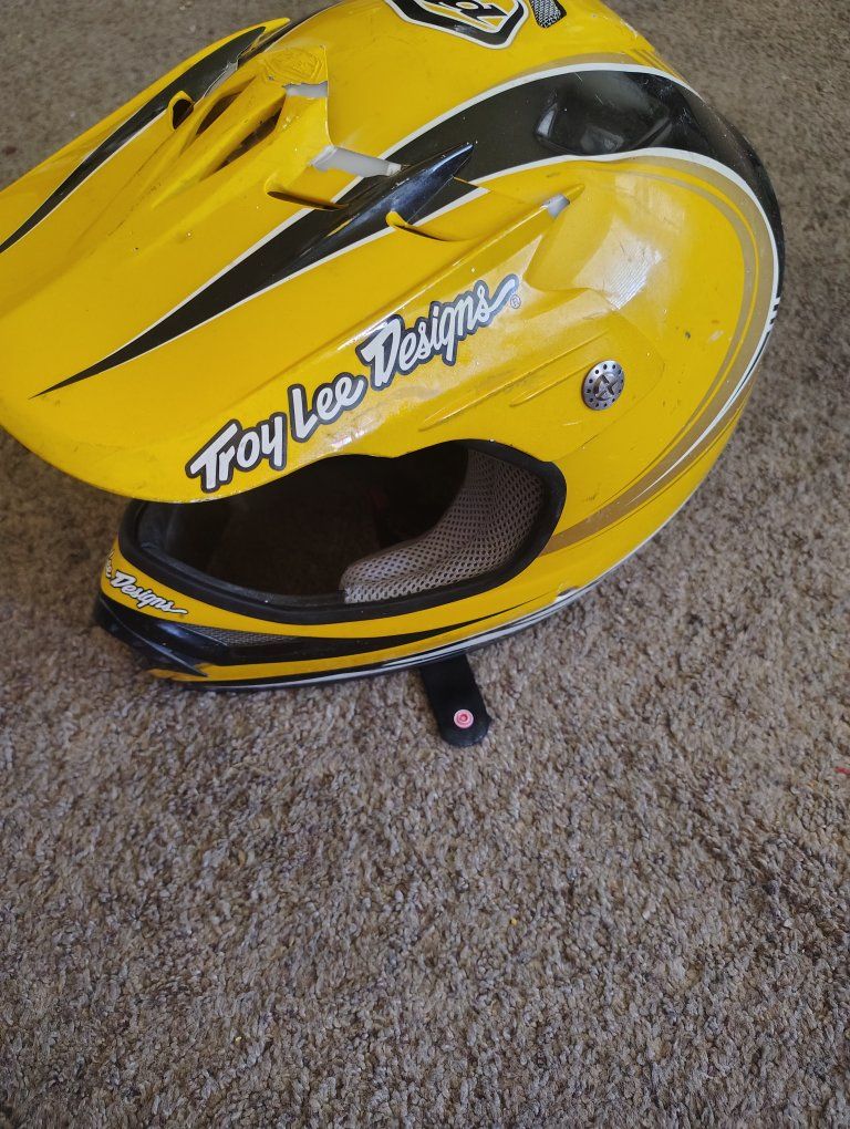 Troy Lee Designs D3 Full Face Helmet - Yellow/Black, Youth Size (Minor Scuffs)