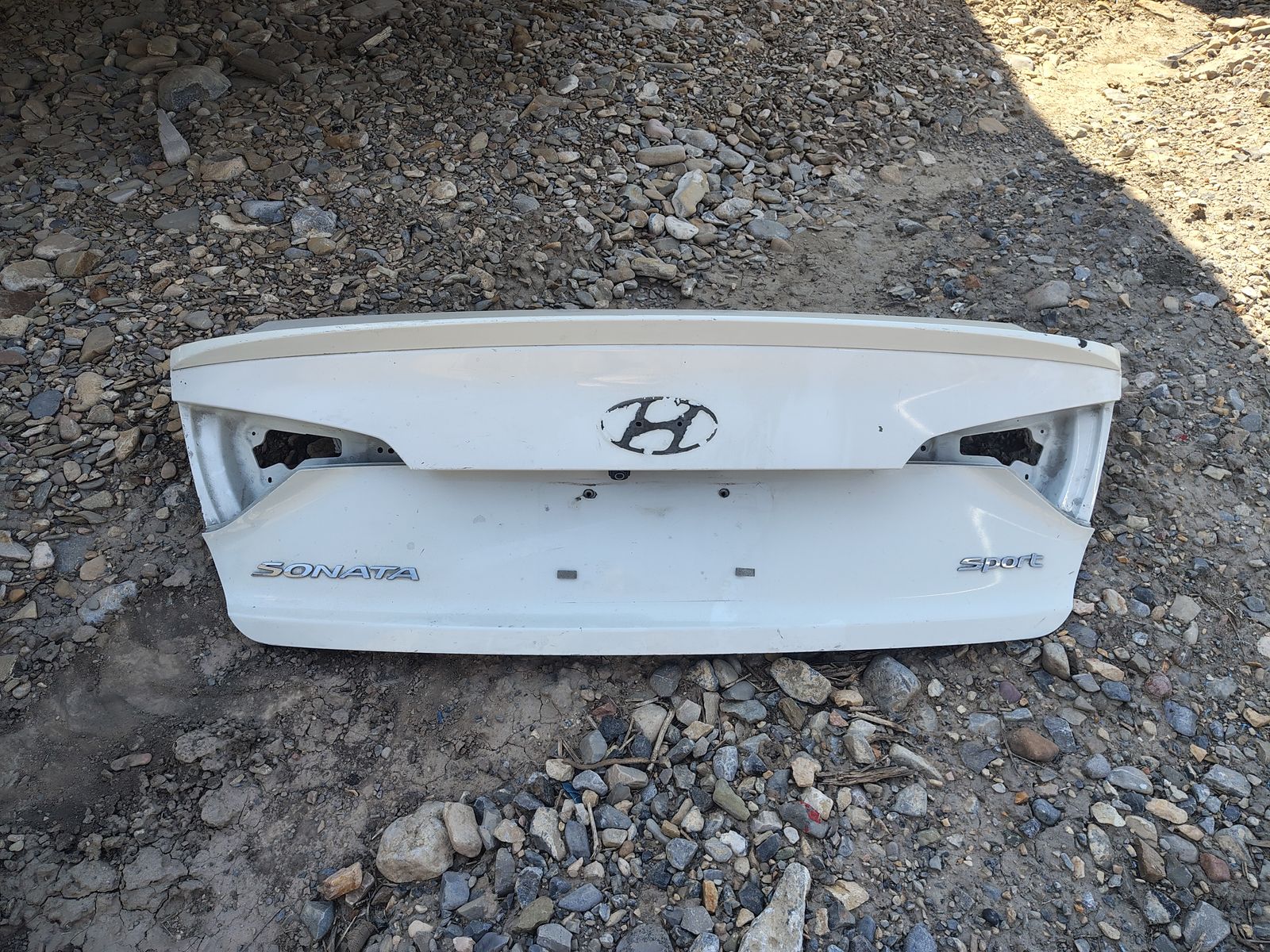 Main image 3