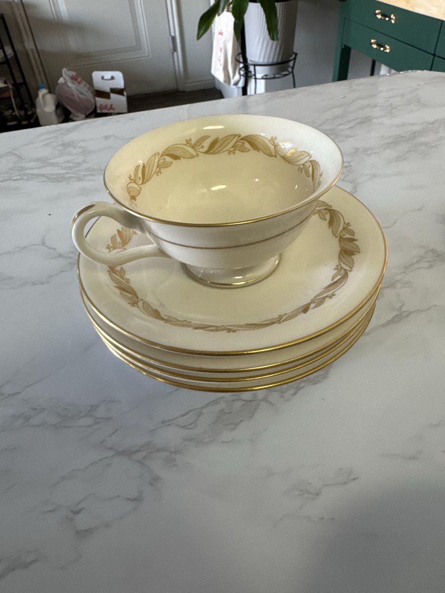 Vintage Gold & Cream-colored Teacups & Saucers (Set of 4)