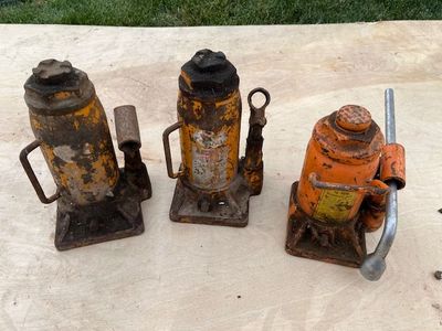 Hydraulic jacks for construction, cars, trucks, etc.