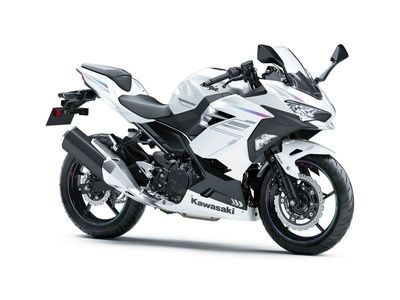2023 Kawasaki Ninja 400 ABS CA Metallic Carbon Gra