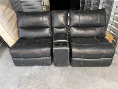 RECLINER LOVE SEAT W/ Charging Plug In