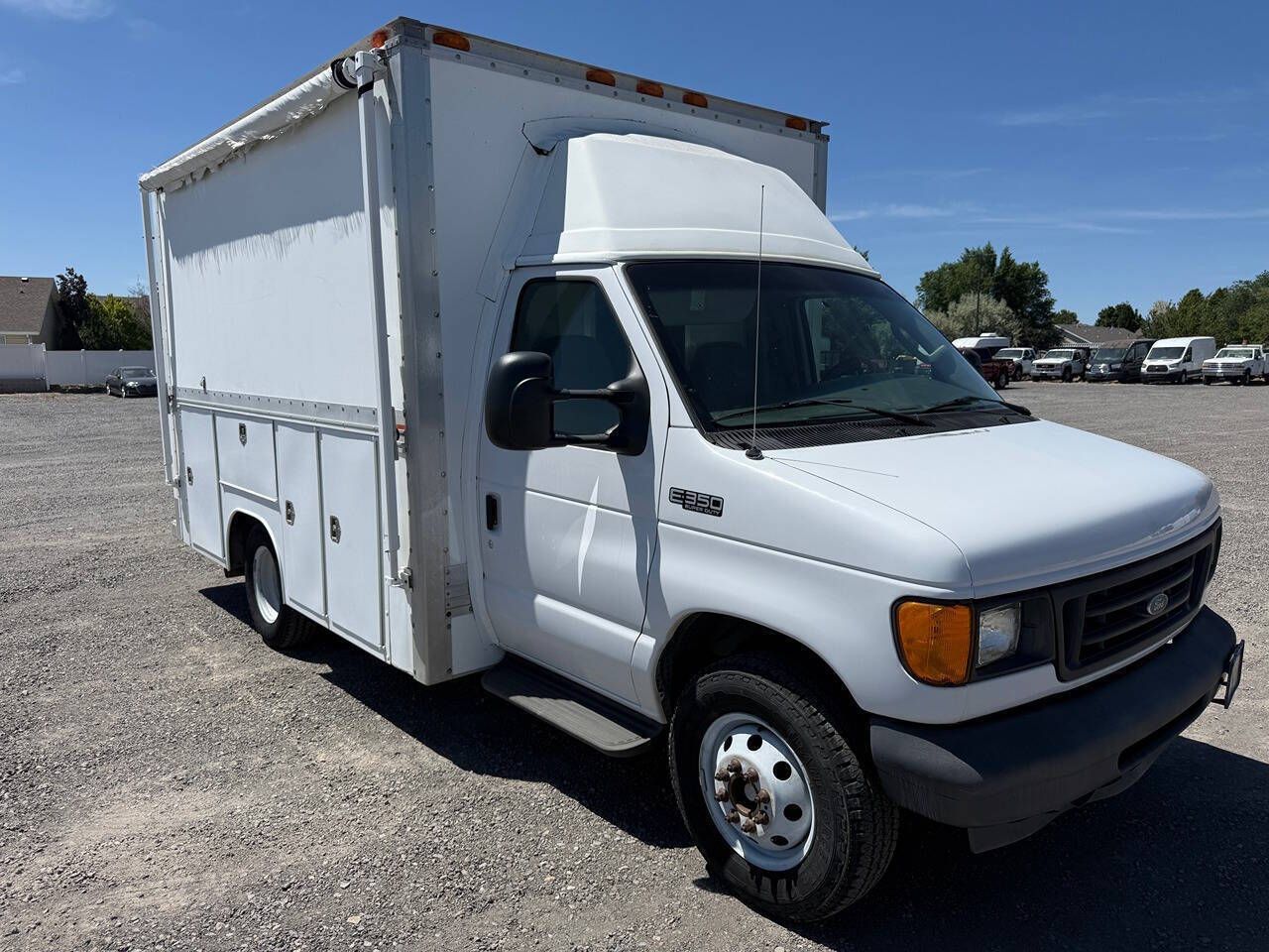2005 Ford E-350 and Econoline 350 