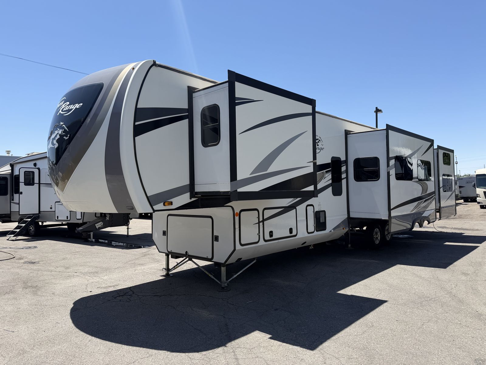 Sleeps 8, Bunkhouse 2022 Highland ridge Open Range 395BHS Bunk beds House like =Riverstone, Montana, Bighorn, Big Country