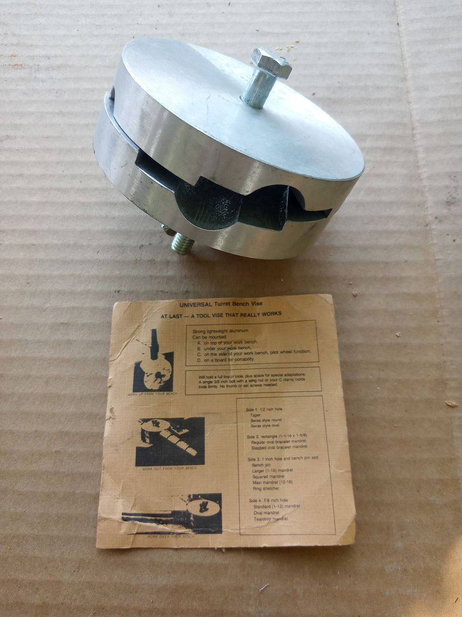 Universal Turret Bench Vise