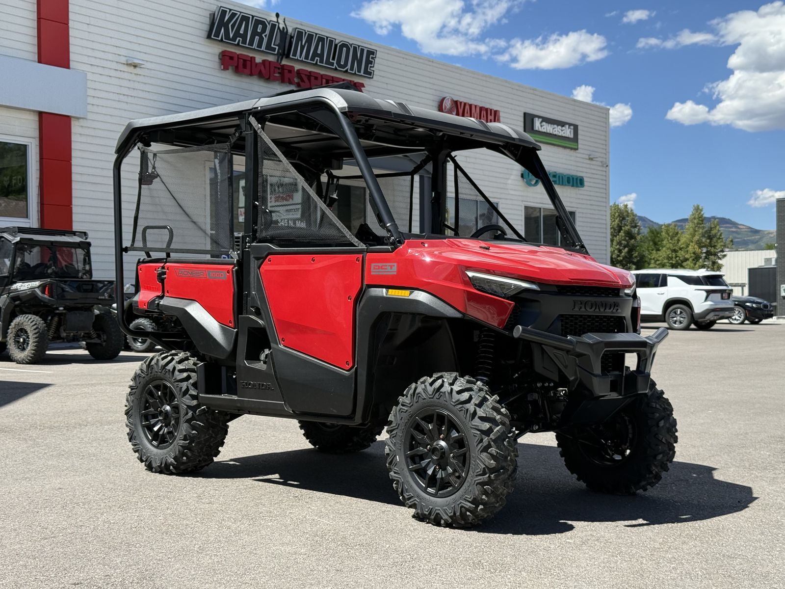 2026 HONDA PIONEER 1000-5 DELUXE Hero Red - H02284