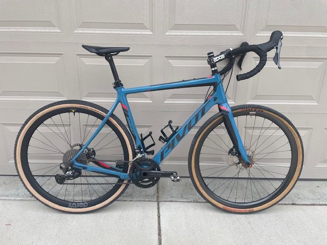 Pivot Vault (Large) w/ new carbon wheels