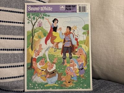 Disney's Snow White Golden Frame-Tray Puzzle - Ages 3-7 (4510F-50)