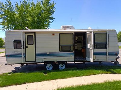 CLEAN BUMPER PULL TRAILER