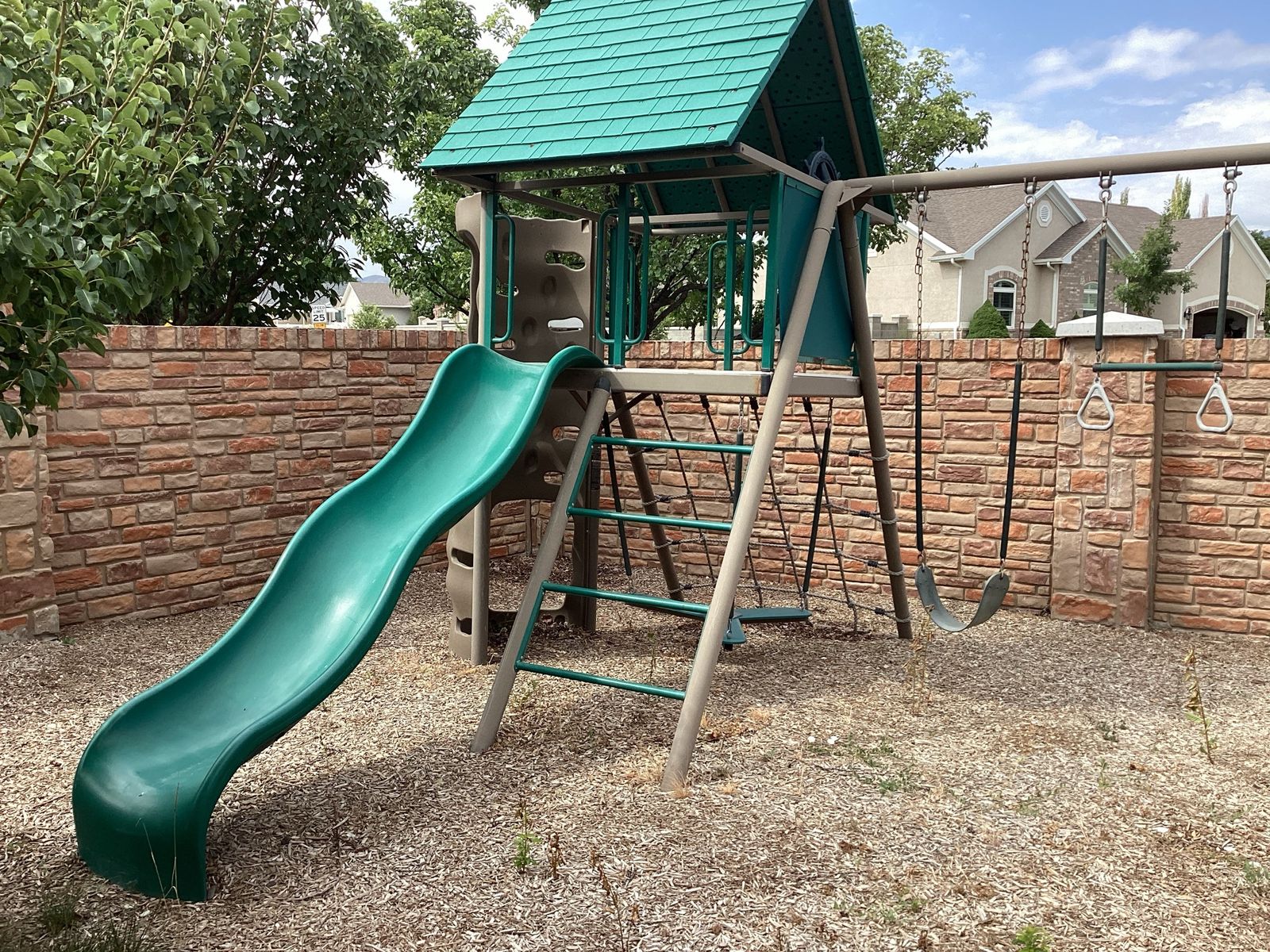 Main image 3