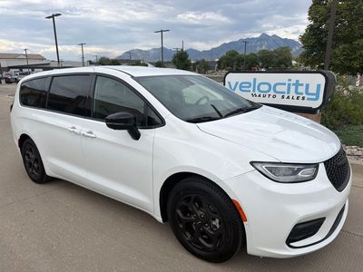 2024 Chrysler Pacifica Plug-In Hybrid S Appearance