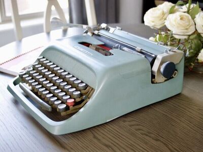 Typewriter - CURSIVE FONT 1952 Olivetti