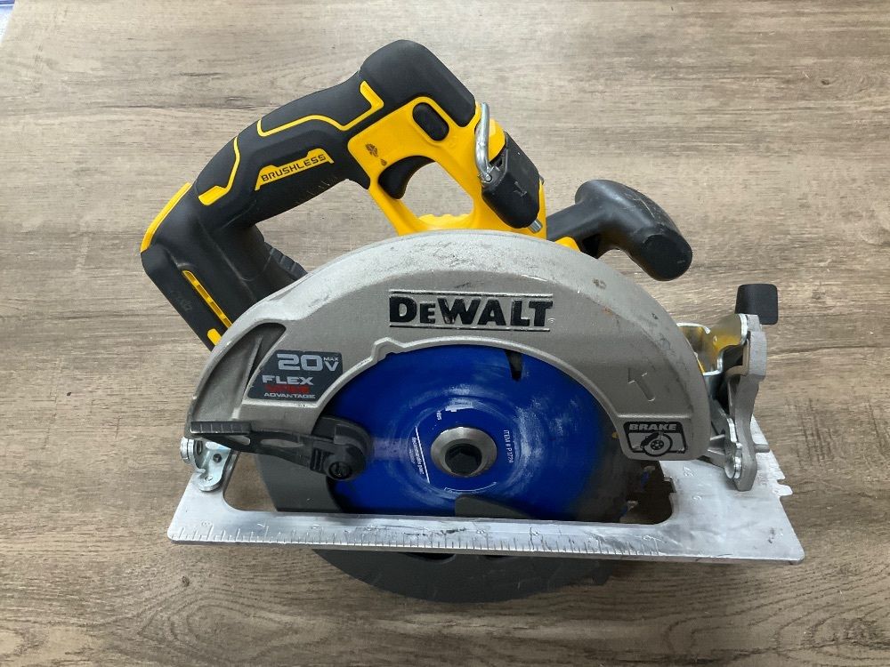DEWALT CIRCULAR SAW DCS573