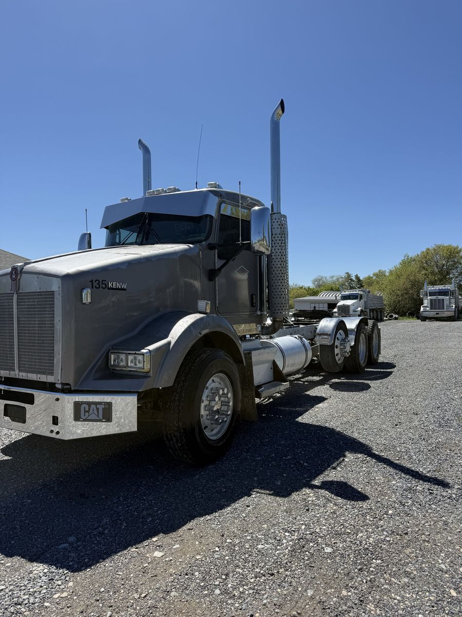 2007 T-800 Kenworth day cab