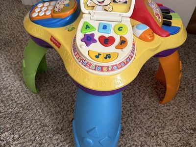 Fisher-Price Laugh & Learn Learning Workbench Musical Activity Table