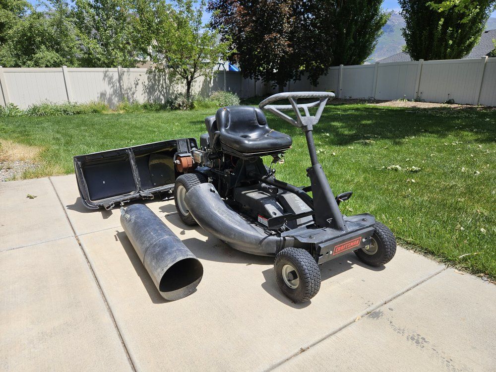 Craftsman Riding Lawnmower (Snapper Hi-vac)