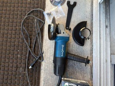 Dong Cheng 4.5" Angle Grinder with 55-piece Supmamoth Metal Cut-Off Wheel Set