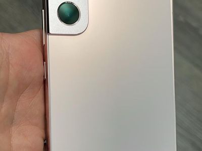 Samsung Galaxy S22 PLUS 5G 128GB - Unlocked
