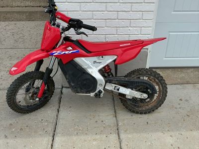 Honda crf e2