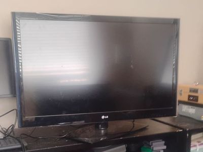 SALE, OLDER 40" LG SMART TV NO REMOTE MOVING NEEDS TO GO TODAY AS SOON AS POSSIBLE