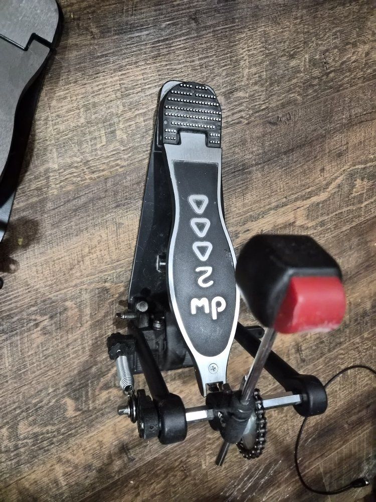DW 2000 Series Single Bass Drum Pedal