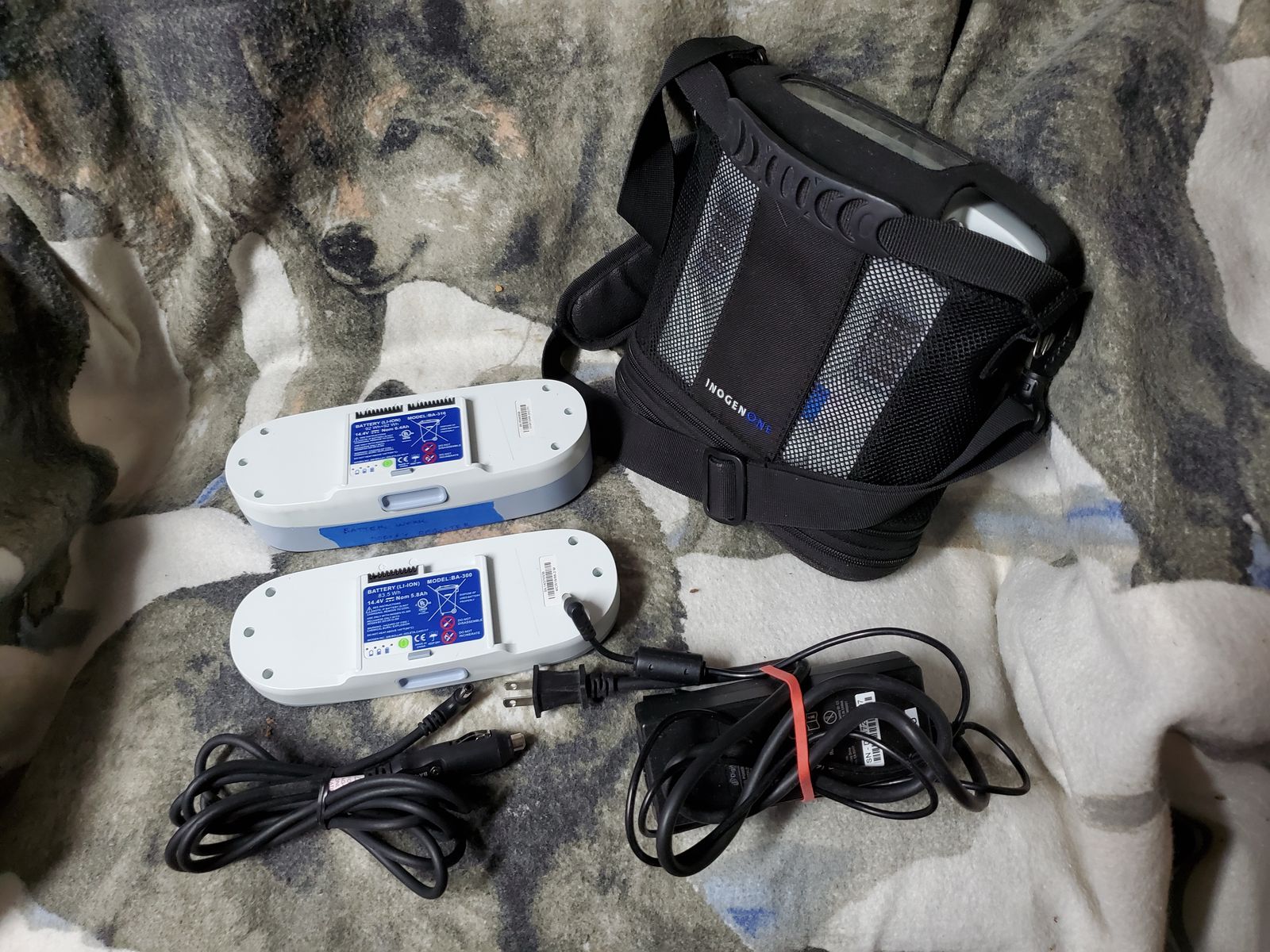 Inogen One G3 Portable Oxygen Concentrator System with 2 Batteries and Charger