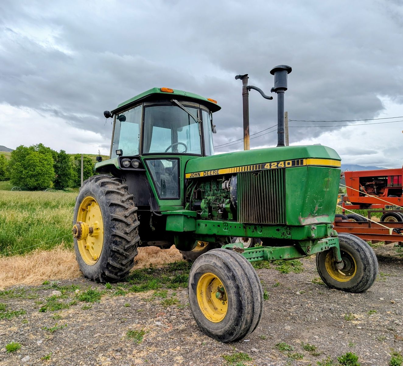John Deere 4240